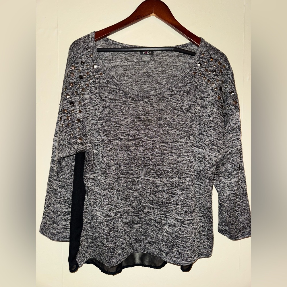 Women’s Pullover Top